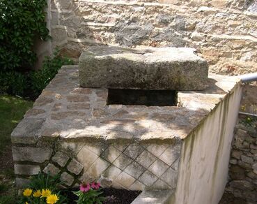 Aqueduc romain du Gier - puits de regard de la Bruyère