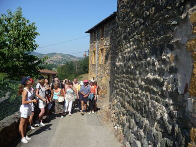 Le vieux bourg de Sain Bel, son château et son ancienne église