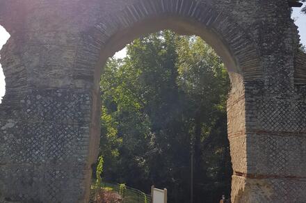 Visite guidée de l'Aqueduc romain du Gier en famille