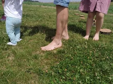 Parcours Sensoriel pieds nus