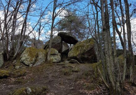 dolmen-roche-aux-fees-vaugneray