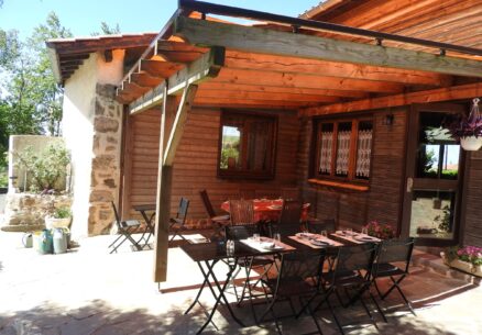 pomeys-auberge-de-fourchet-terrasse-de-restaurant-exterieur-©sylvie-goutagny (1)